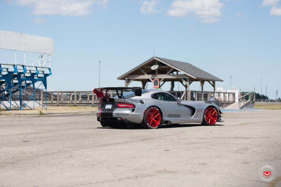  Dodge Viper ACR on Vossen Wheels (VPS-306) 2017 года  (фото 22 из 40)